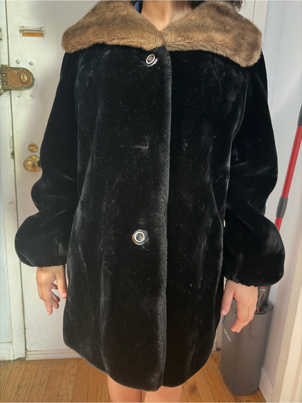 Vintage Borgazia Black Faux Fur Coat with Brown Collar - Women's Jacket size 16